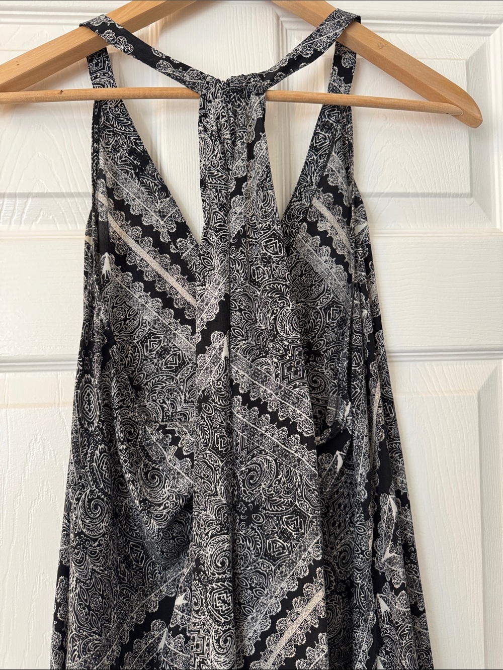 Ella Moss Black & White Paisley Racerback Tank 100% silk - Picture 4 of 12